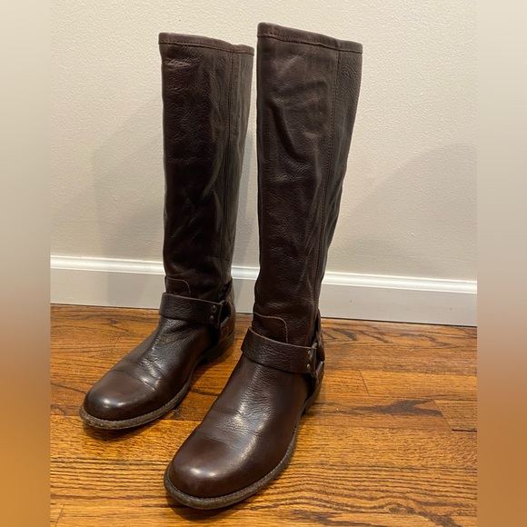8.5 FRYE Phillip harness tall Dark Brown Extended Calf. Pre-Loved - Picture 5 of 10